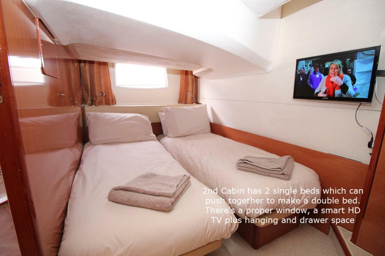 Zen Dog Luxury Motor Yacht Hotel Lymington Exterior photo